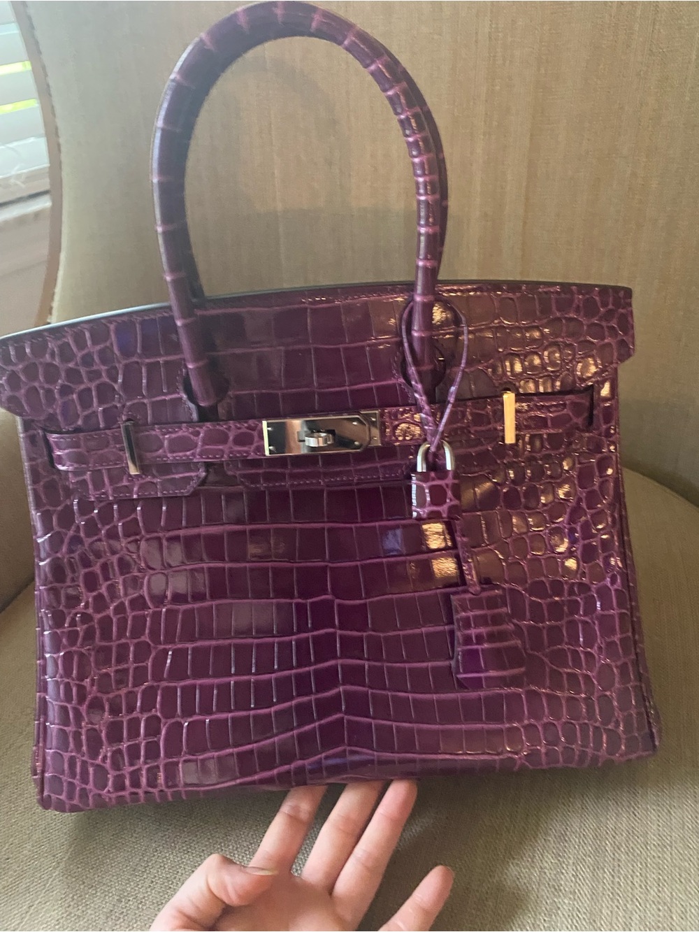 Looksie top handle handbag